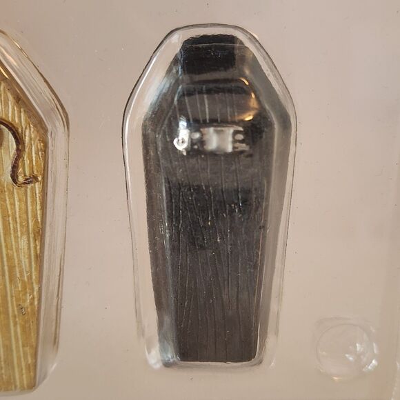 LEMAX Spooky Town Set of 3 Coffins 2007 New In Packaging #14853 - Picture 9 of 11